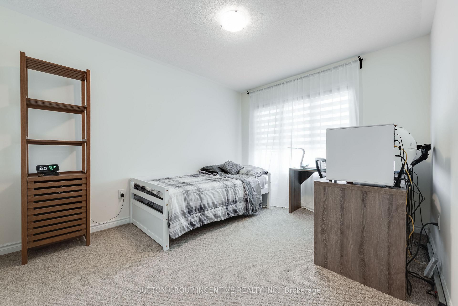 Photo 18 of 2271 Grainger Loop, Innisfil, Rural Innisfil — HOMEH