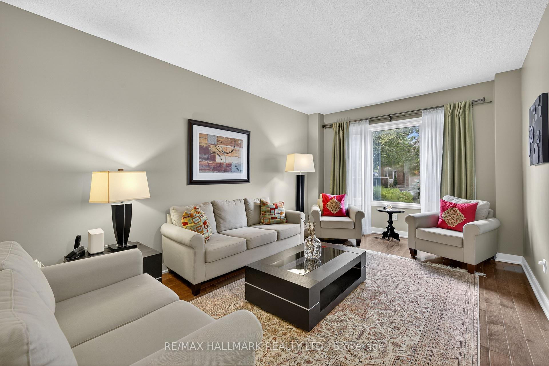 Photo 4 of 26 Stacey Crescent, Markham, Thornlea — HOMEH