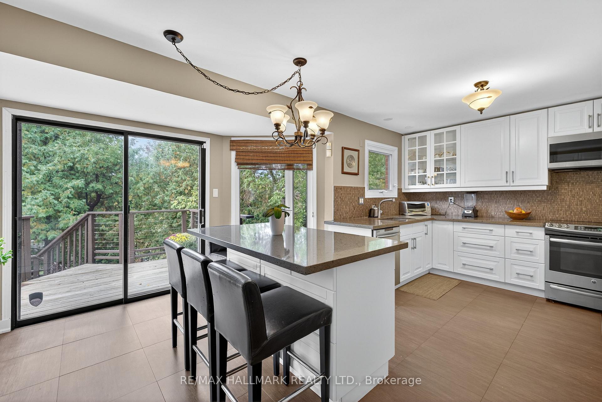 Photo 8 of 26 Stacey Crescent, Markham, Thornlea — HOMEH