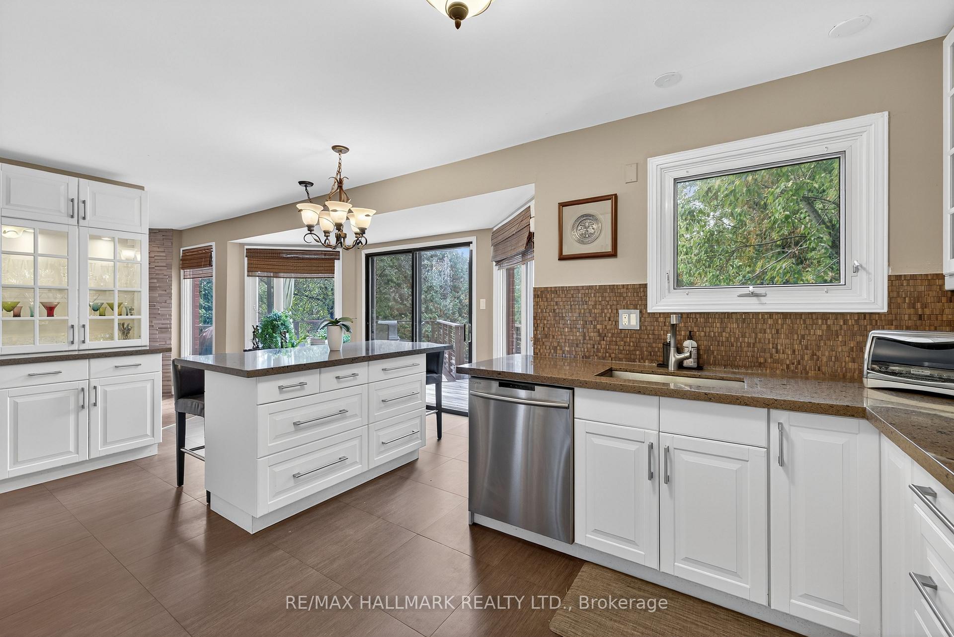 Photo 13 of 26 Stacey Crescent, Markham, Thornlea — HOMEH