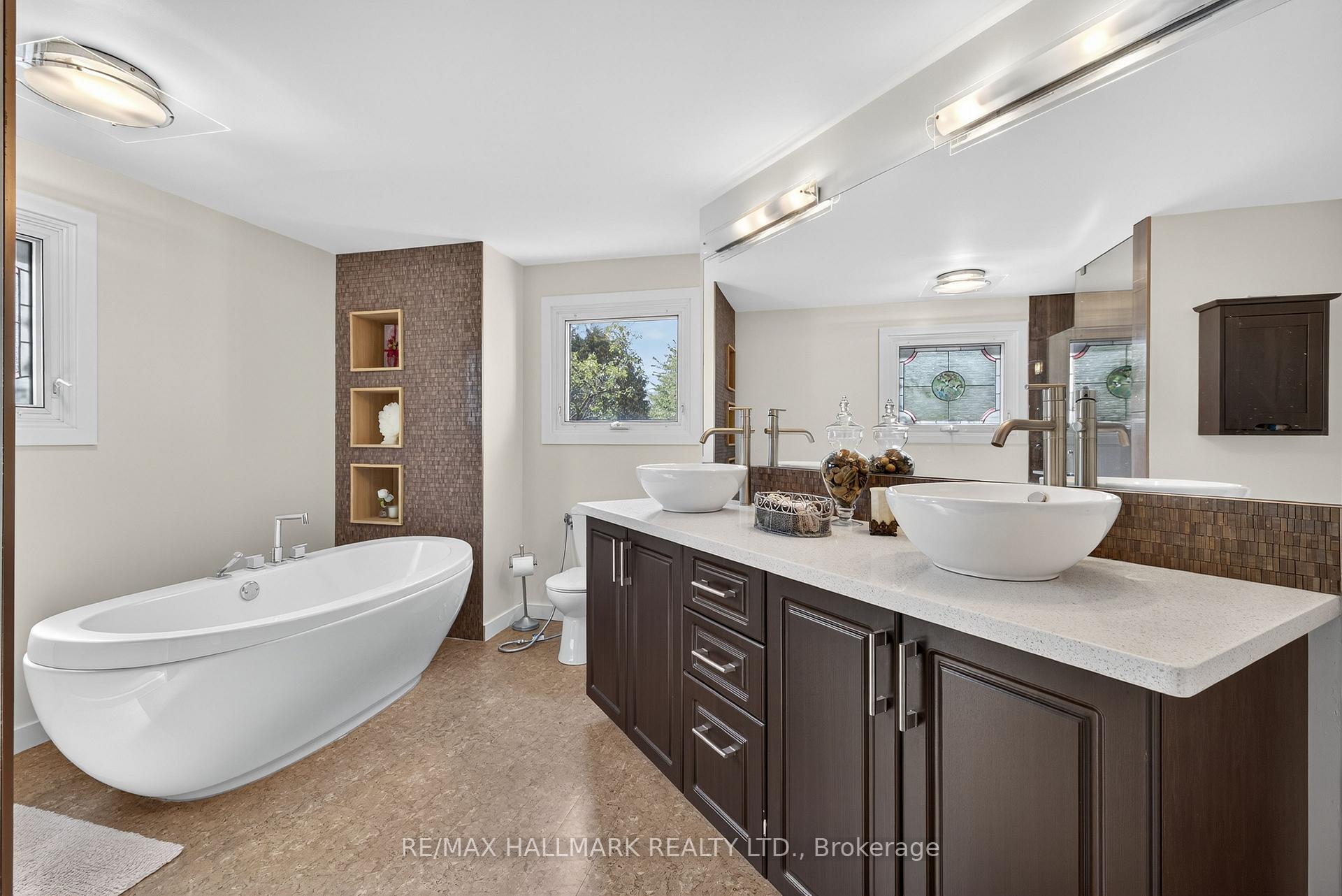 Photo 19 of 26 Stacey Crescent, Markham, Thornlea — HOMEH