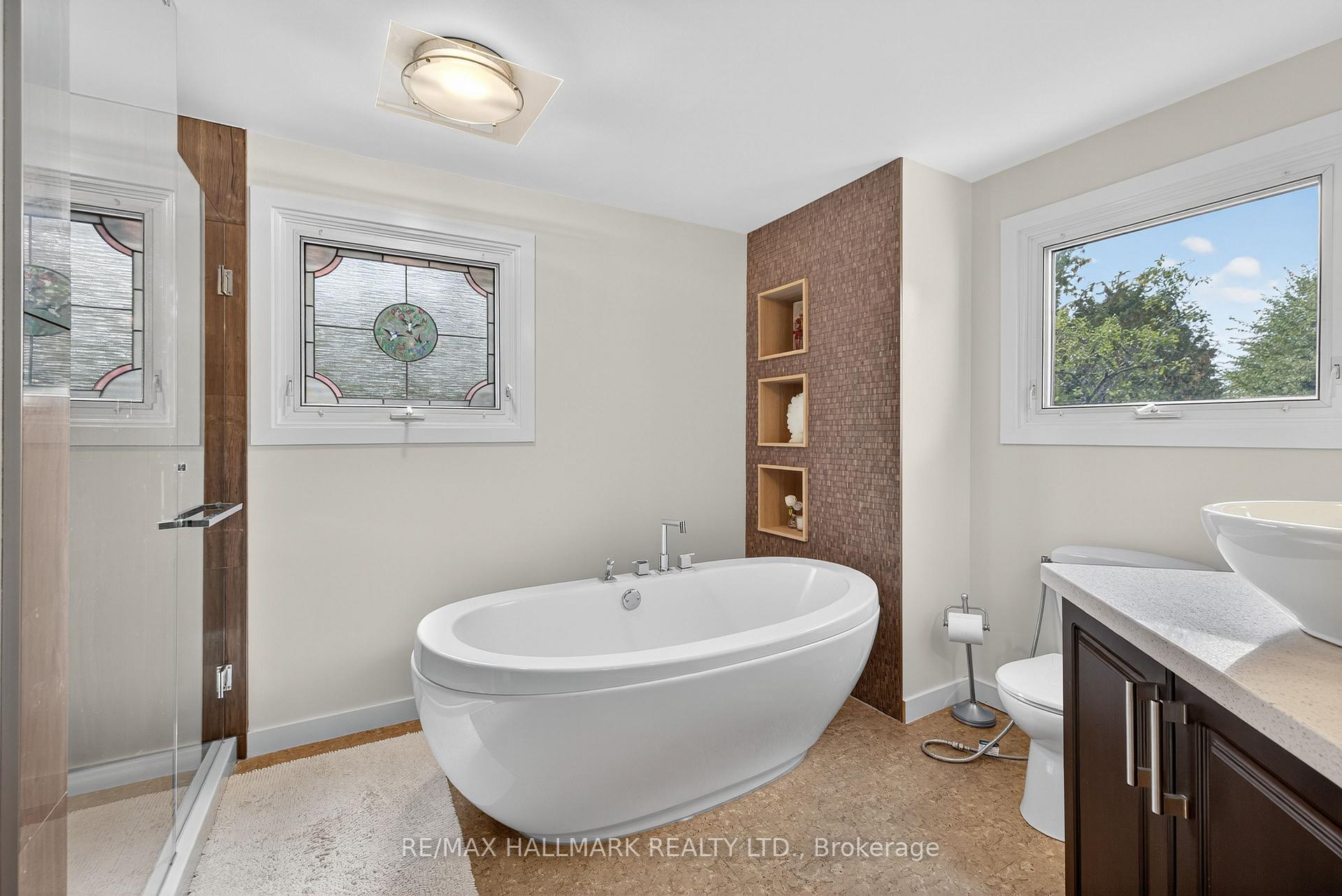 Photo 21 of 26 Stacey Crescent, Markham, Thornlea — HOMEH