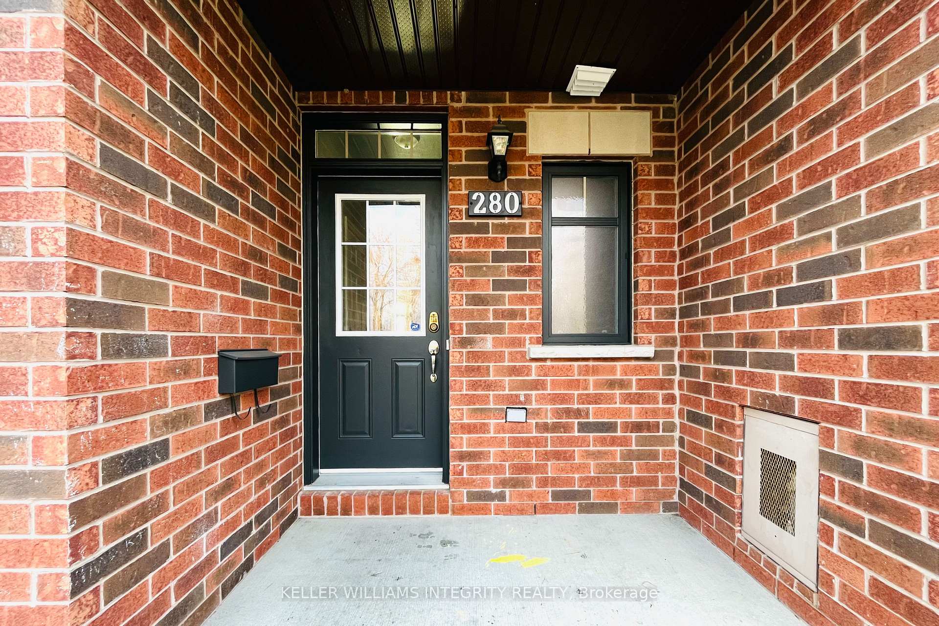 Photo 2 of 280 Celtic Ridge Crescent, Ottawa, Kanata - Morgan's Grant/South March — HOMEH