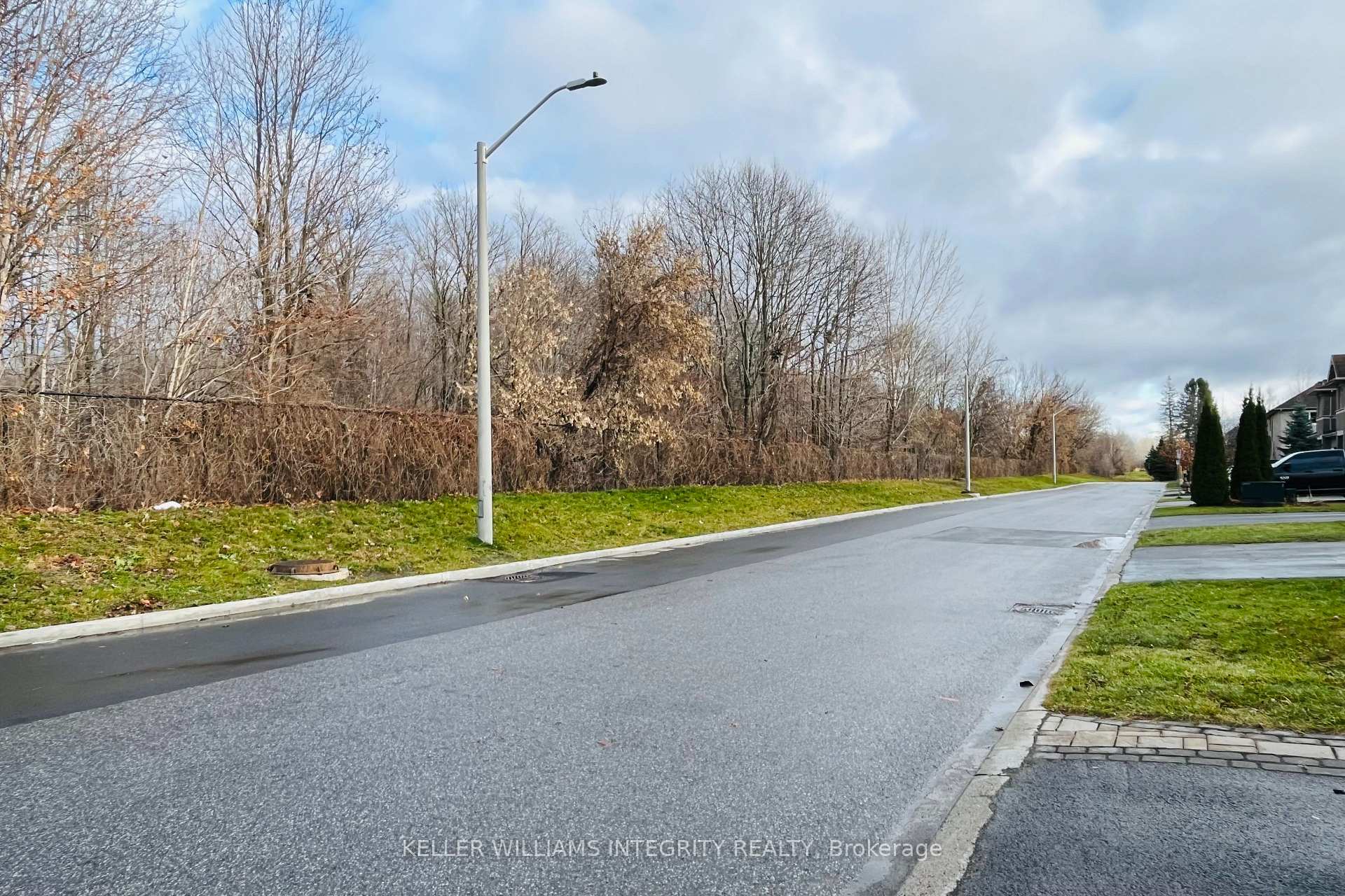 Photo 3 of 280 Celtic Ridge Crescent, Ottawa, Kanata - Morgan's Grant/South March — HOMEH