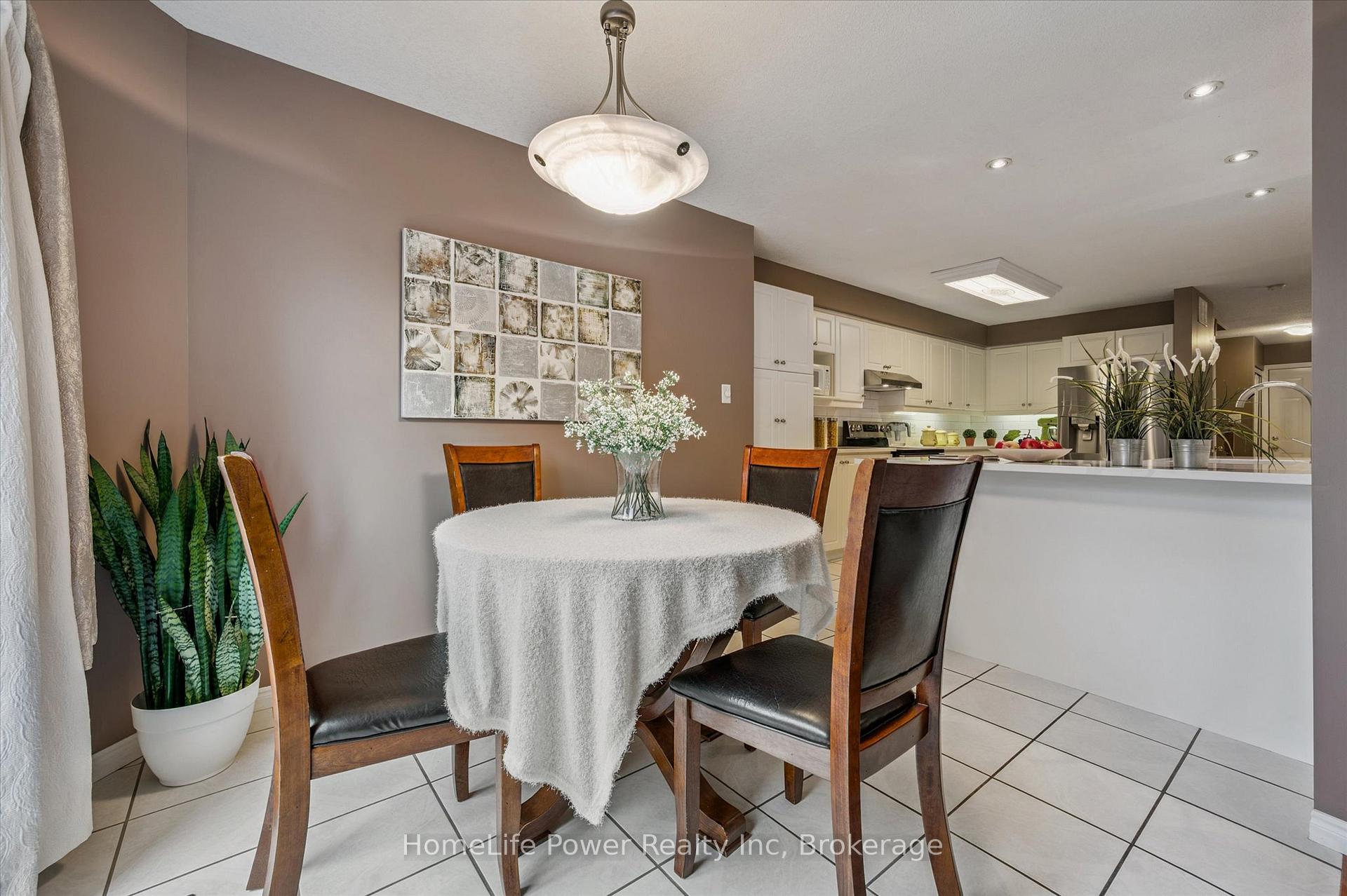 Photo 10 of 97 Marl Meadow Drive, Kitchener — HOMEH