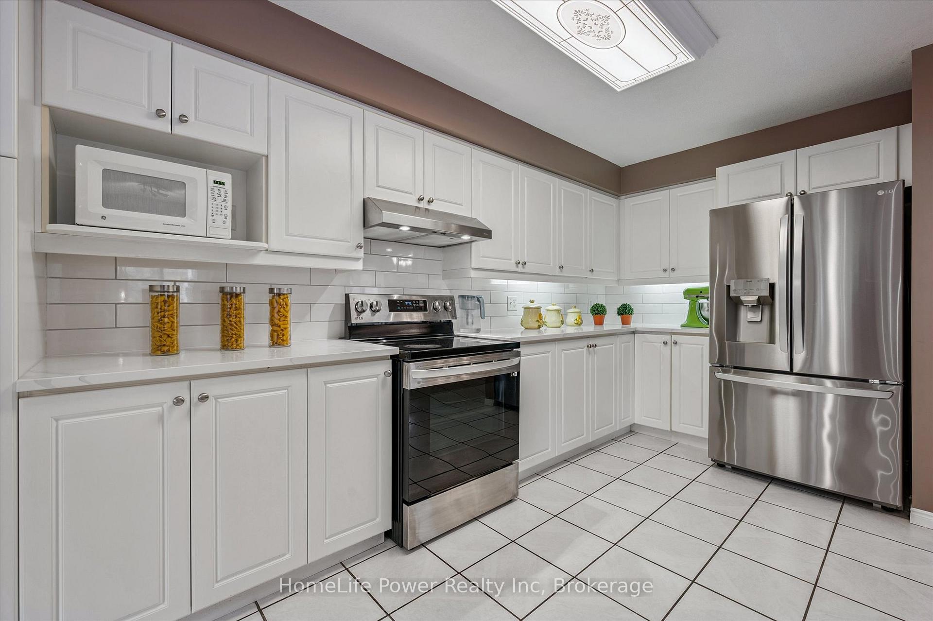Photo 12 of 97 Marl Meadow Drive, Kitchener — HOMEH