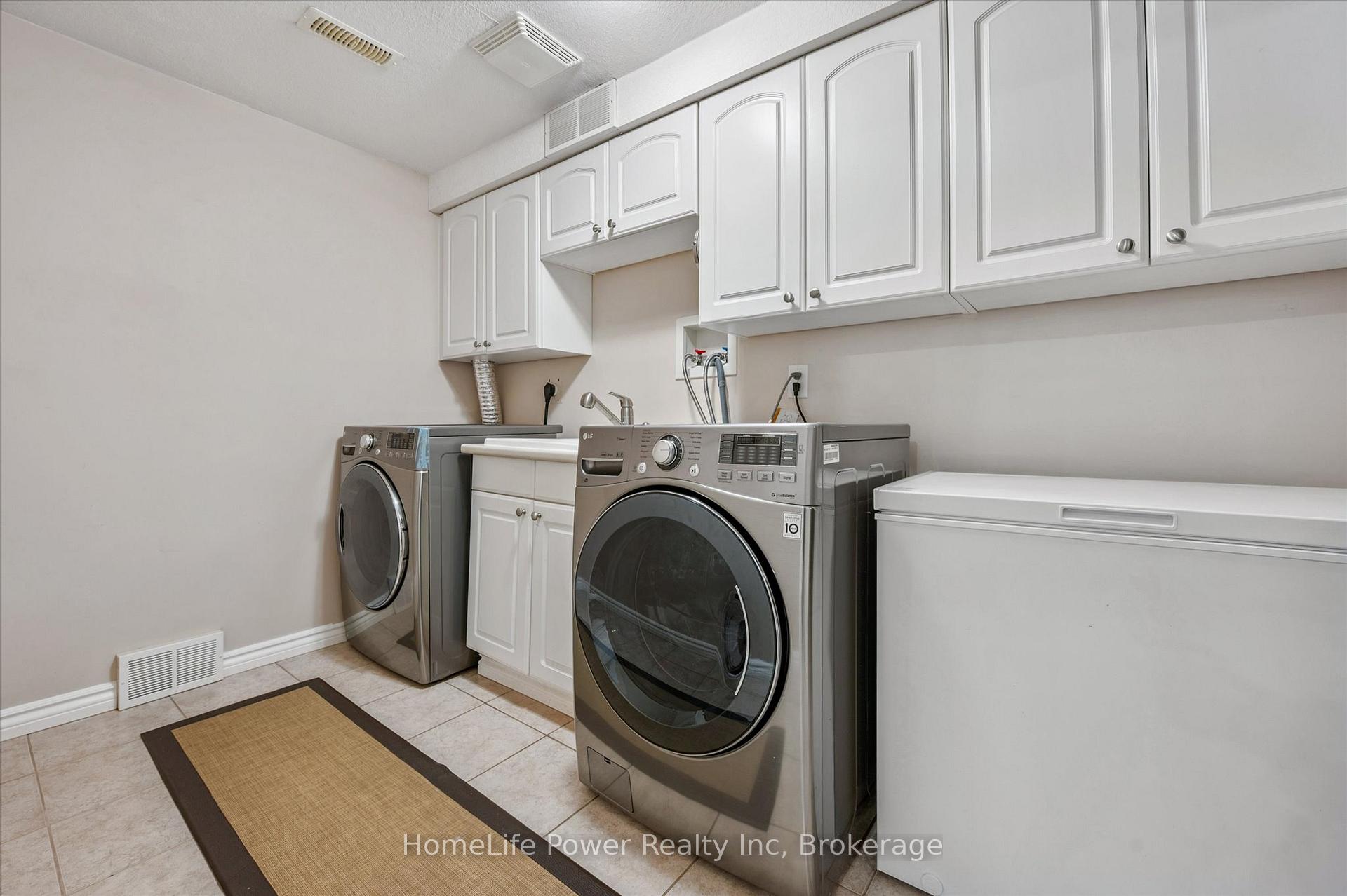 Photo 34 of 97 Marl Meadow Drive, Kitchener — HOMEH