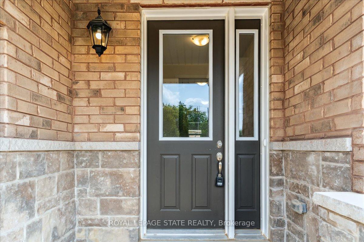 Photo 6 of 1069 Garner Road E, Hamilton, Meadowlands — HOMEH