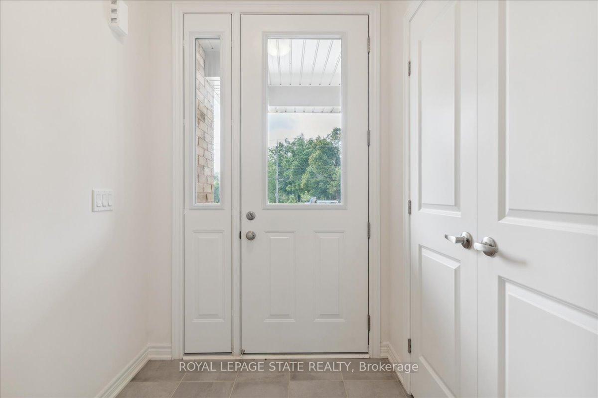 Photo 7 of 1069 Garner Road E, Hamilton, Meadowlands — HOMEH