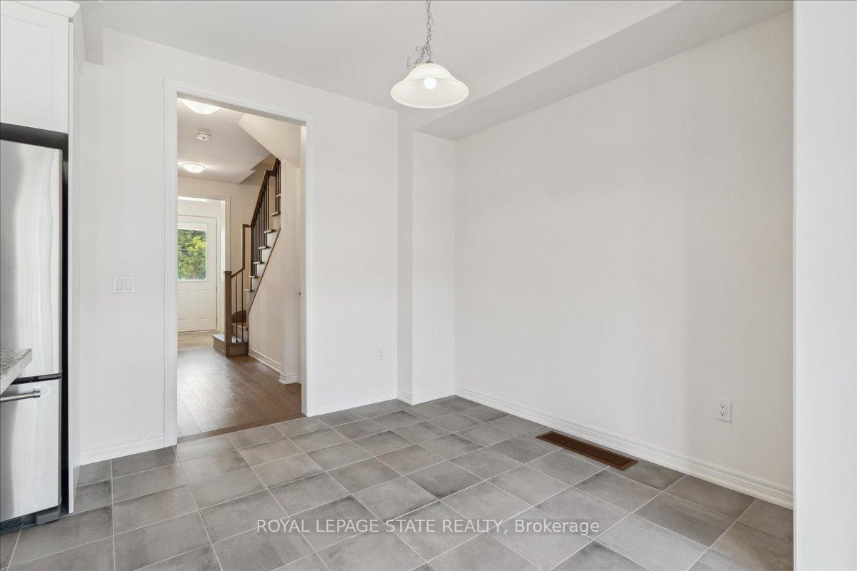 Photo 11 of 1069 Garner Road E, Hamilton, Meadowlands — HOMEH