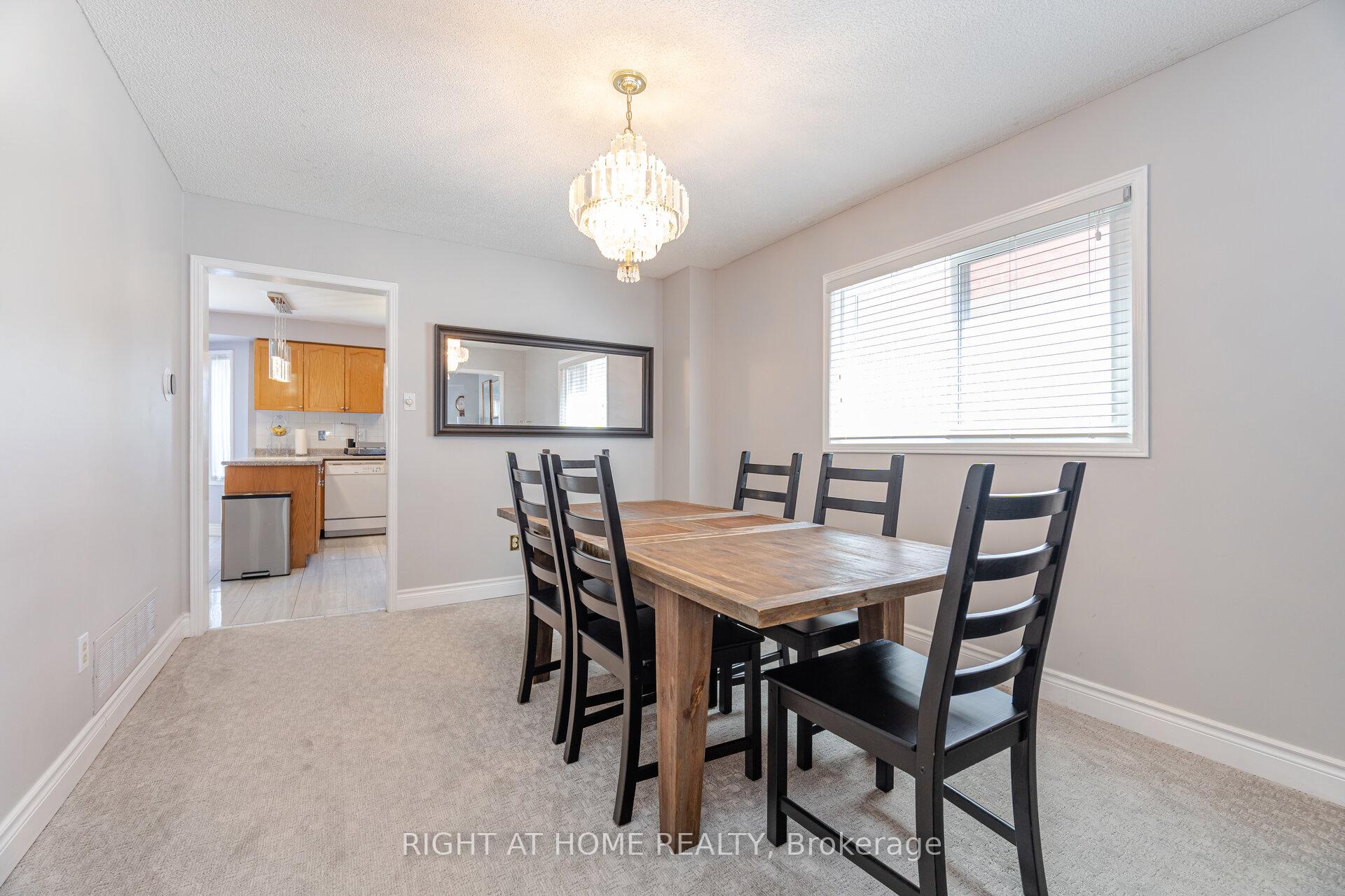 Photo 8 of 20 Erla Court, Markham, Middlefield — HOMEH