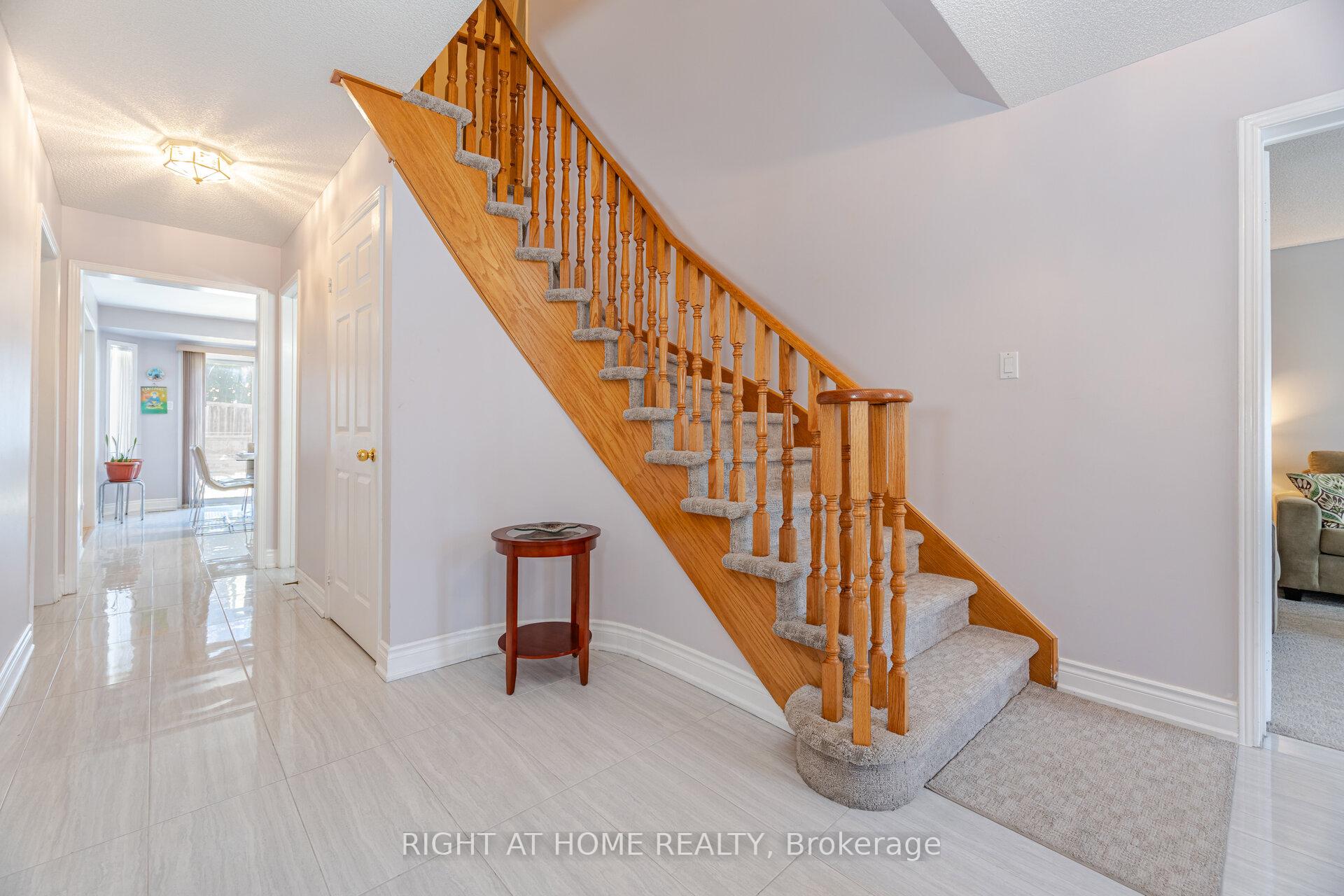 Photo 19 of 20 Erla Court, Markham, Middlefield — HOMEH