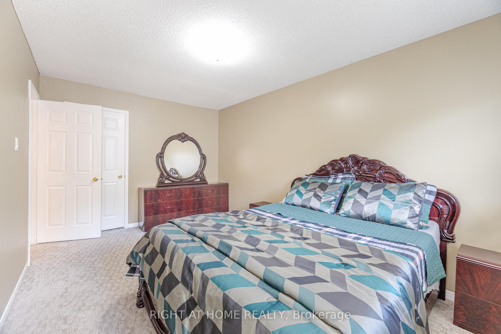 Photo 25 of 20 Erla Court, Markham, Middlefield — HOMEH