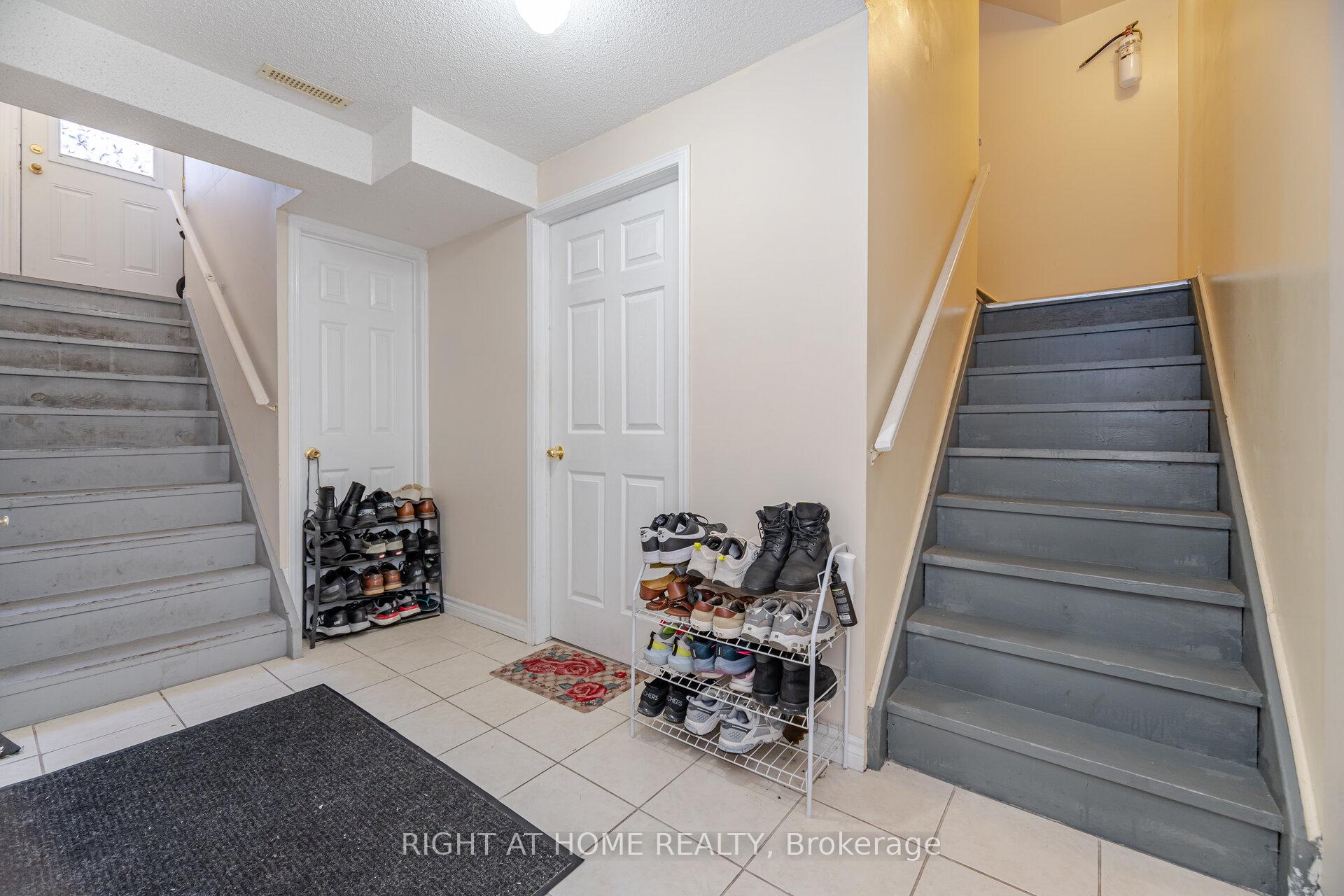 Photo 29 of 20 Erla Court, Markham, Middlefield — HOMEH