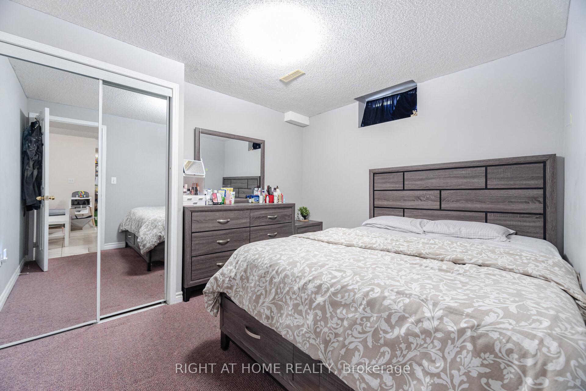 Photo 36 of 20 Erla Court, Markham, Middlefield — HOMEH