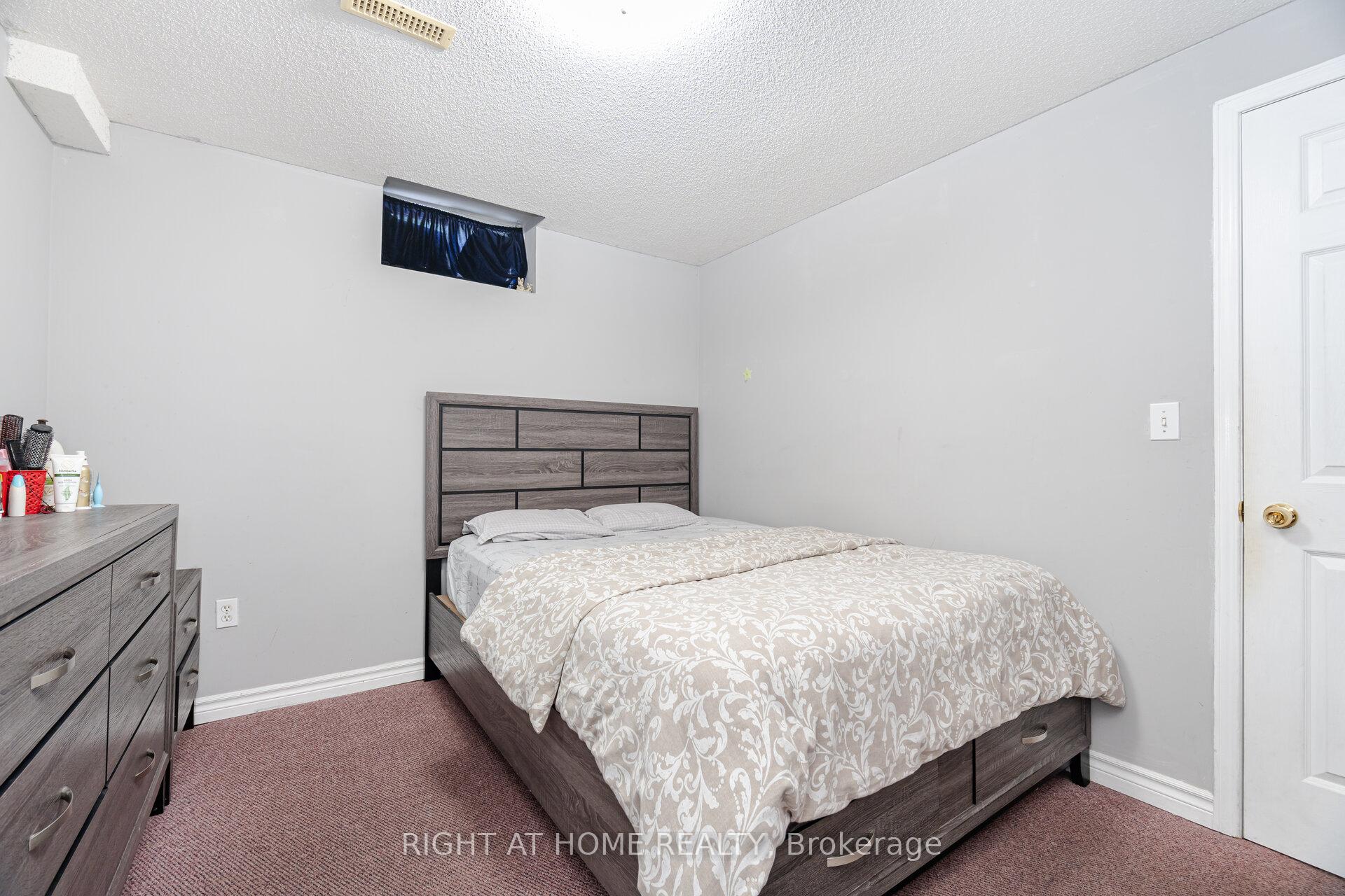 Photo 37 of 20 Erla Court, Markham, Middlefield — HOMEH