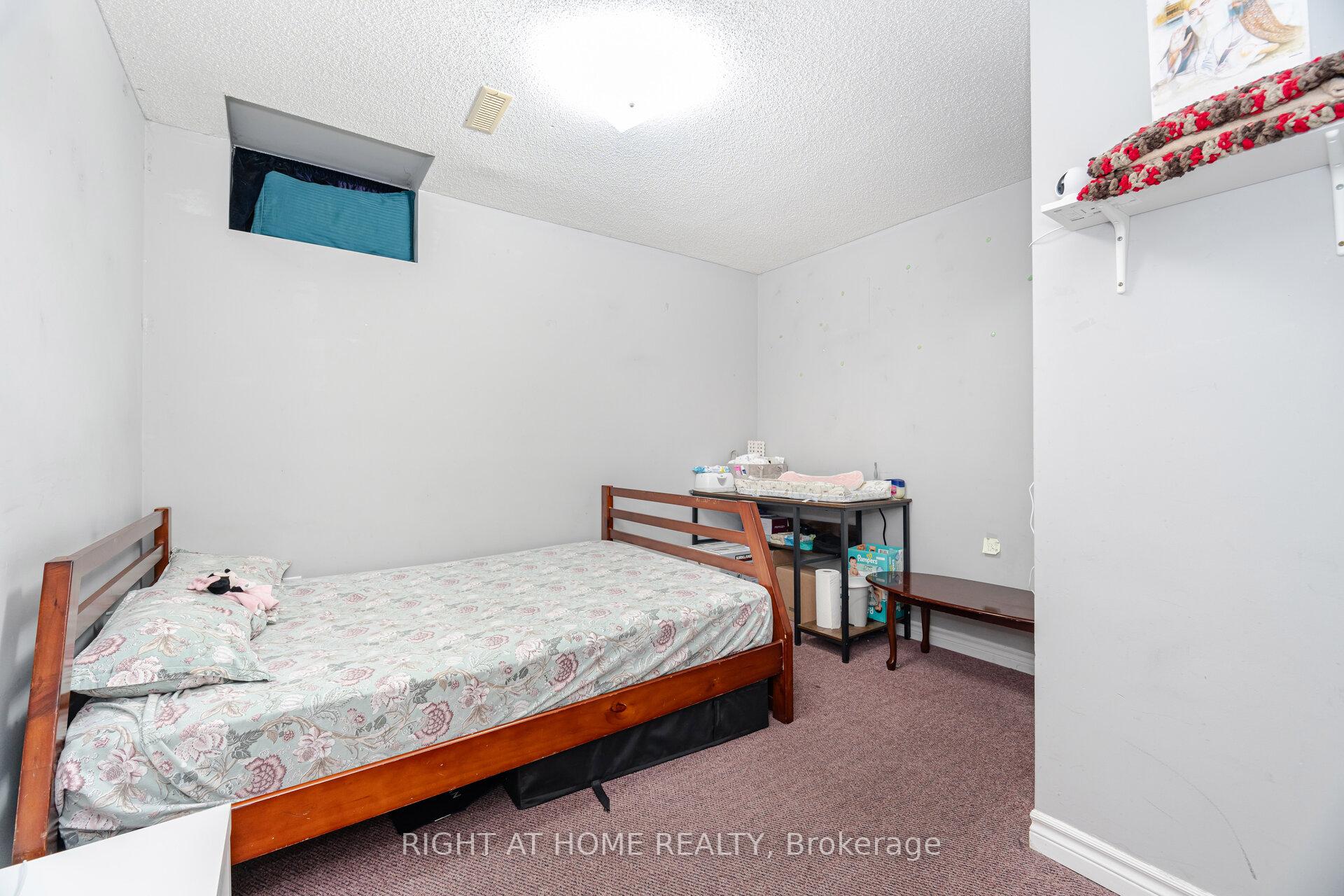 Photo 38 of 20 Erla Court, Markham, Middlefield — HOMEH