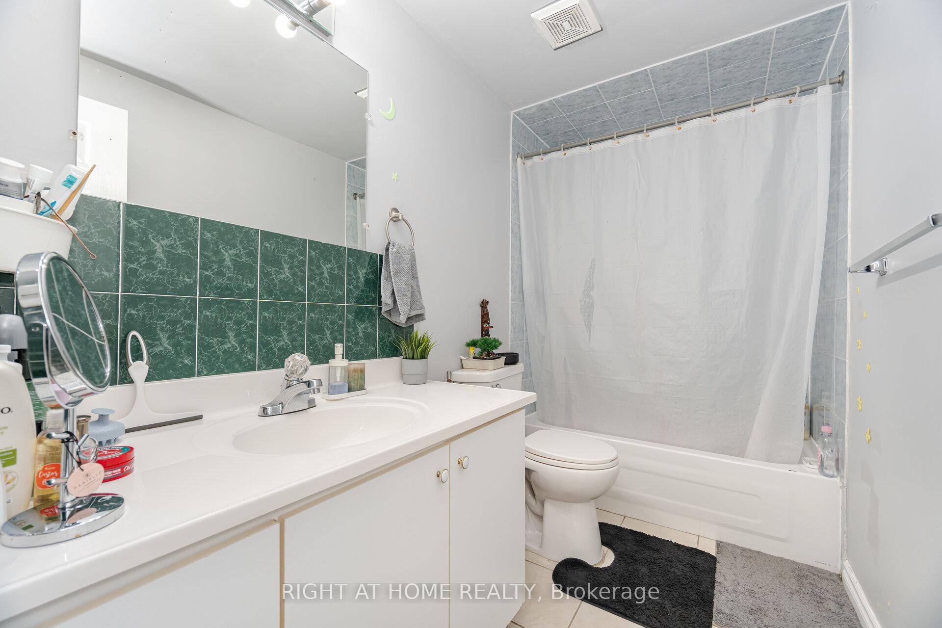 Photo 39 of 20 Erla Court, Markham, Middlefield — HOMEH