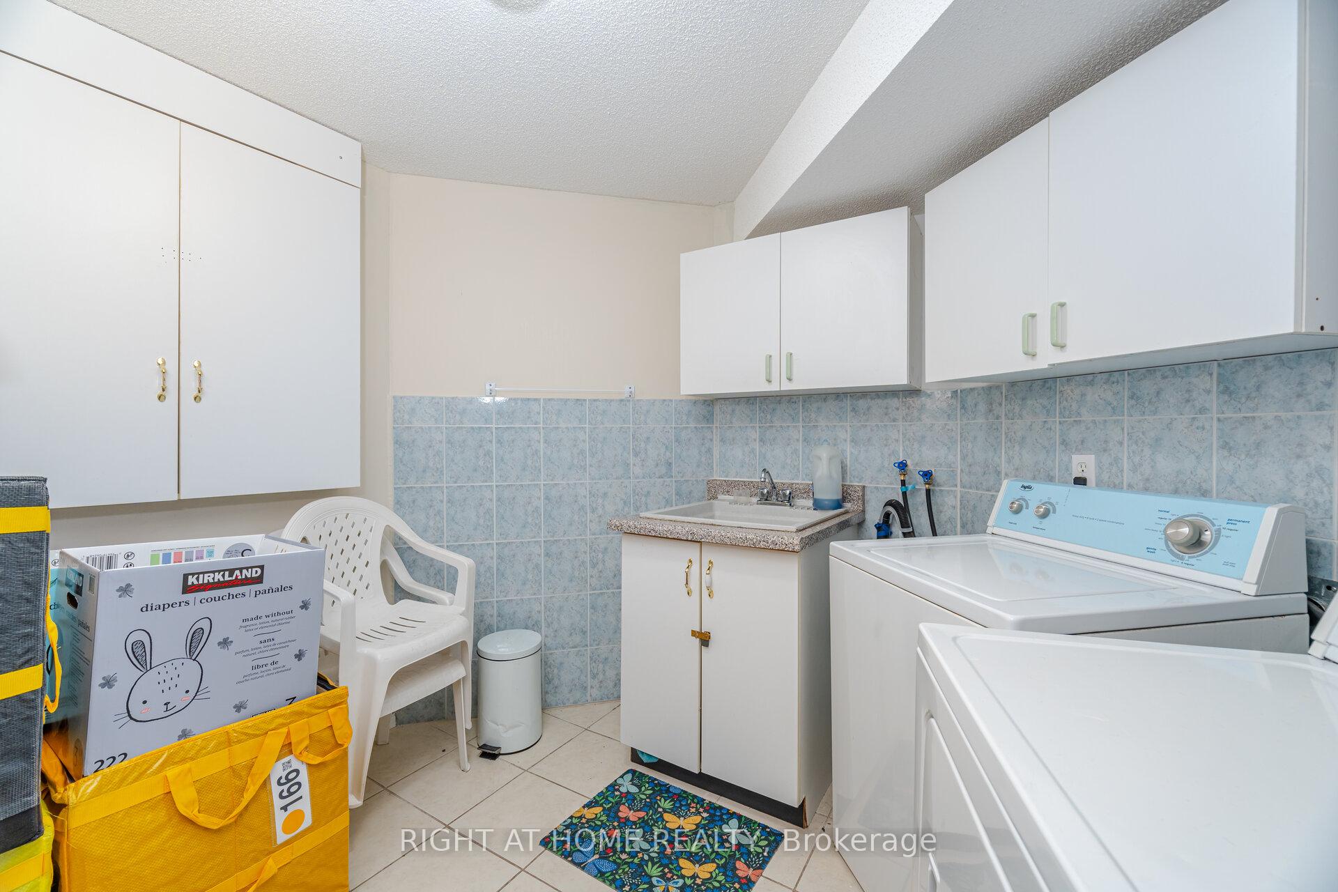 Photo 42 of 20 Erla Court, Markham, Middlefield — HOMEH