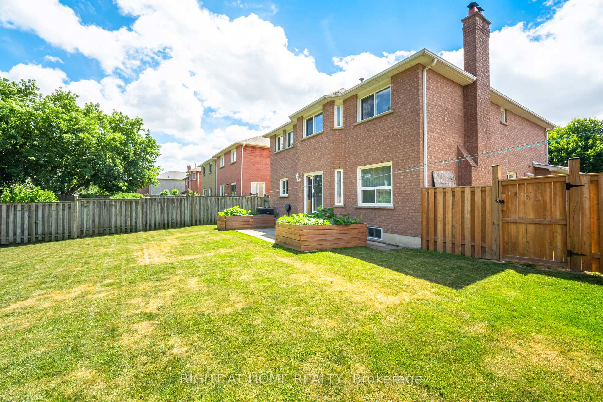 Photo 44 of 20 Erla Court, Markham, Middlefield — HOMEH