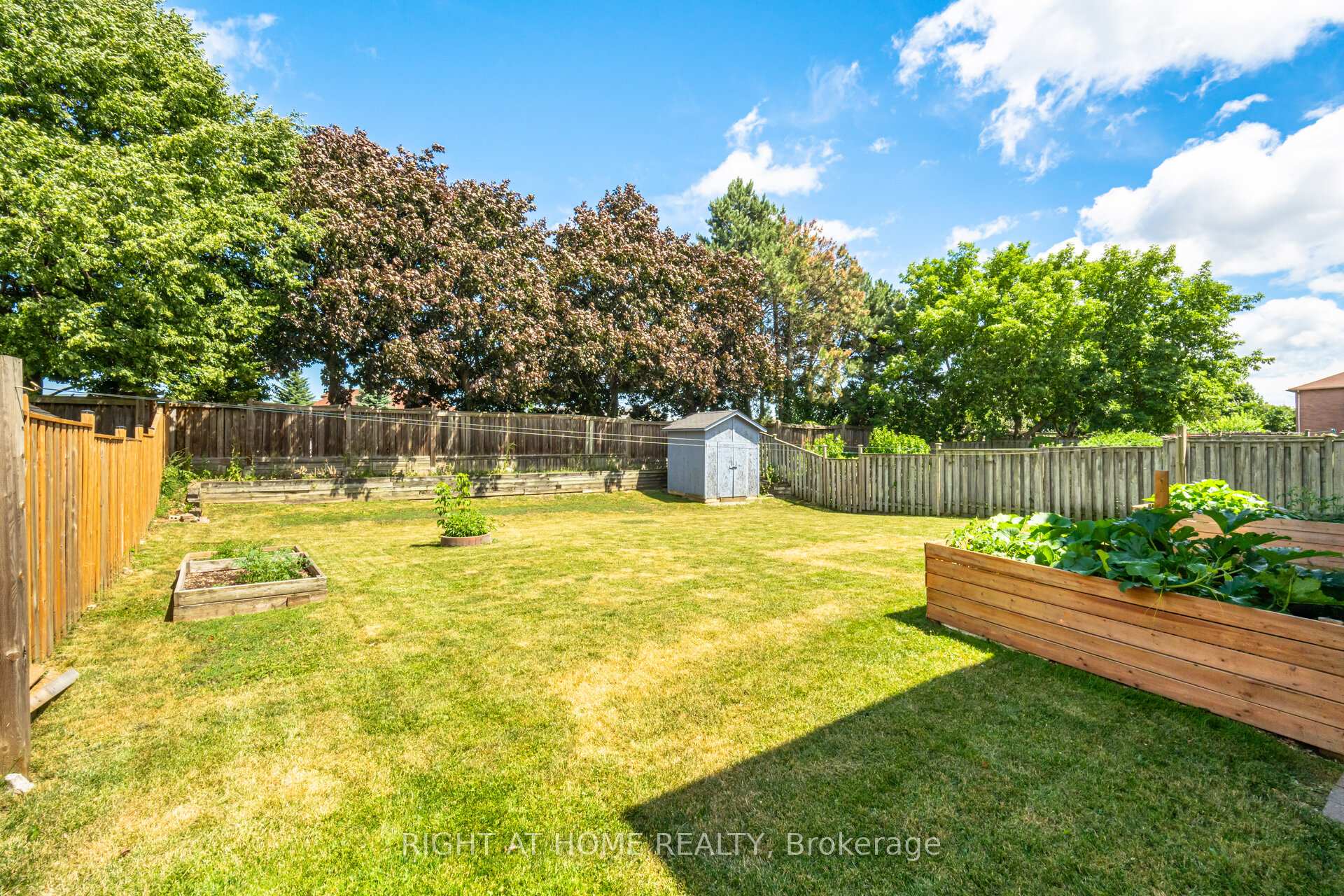 Photo 47 of 20 Erla Court, Markham, Middlefield — HOMEH