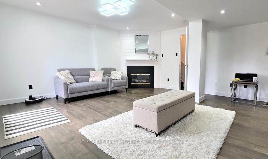 Photo 3 of 33 Tobermory Crescent, Ottawa, Kanata - Morgan's Grant/South March — HOMEH