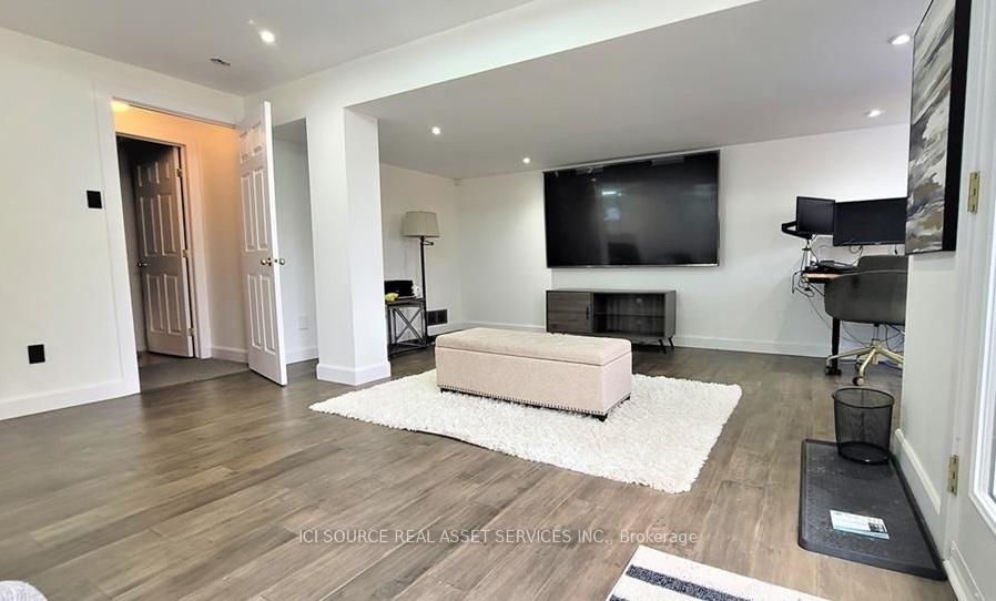 Photo 4 of 33 Tobermory Crescent, Ottawa, Kanata - Morgan's Grant/South March — HOMEH