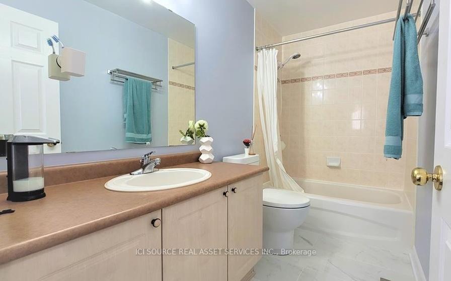 Photo 11 of 33 Tobermory Crescent, Ottawa, Kanata - Morgan's Grant/South March — HOMEH