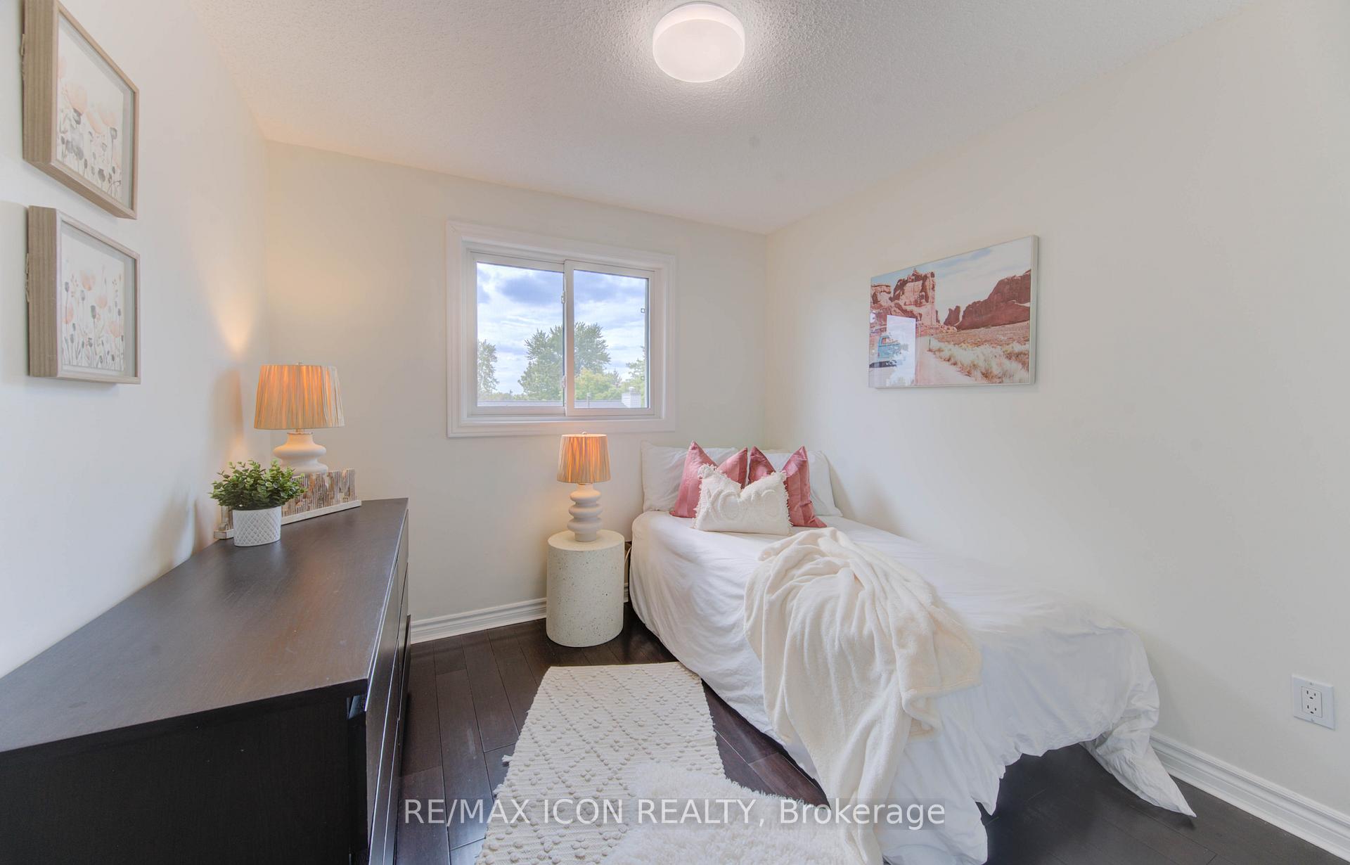 Photo 23 of 43 Winding Way, Kitchener — HOMEH