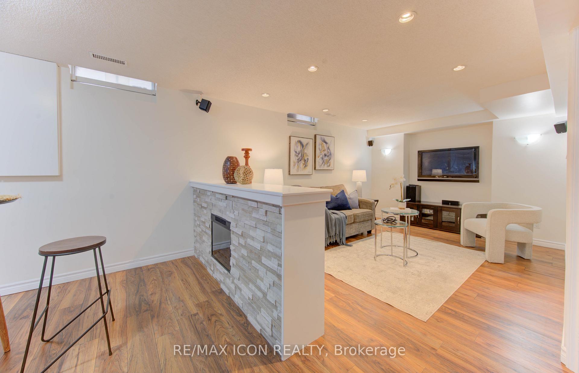 Photo 30 of 43 Winding Way, Kitchener — HOMEH