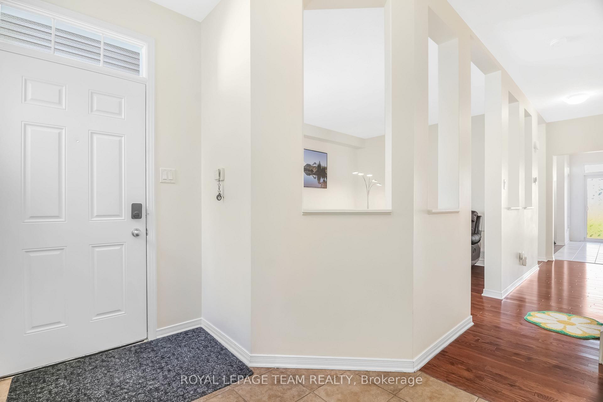 Photo 9 of 204 Applecross Crescent, Ottawa, Kanata - Morgan's Grant/South March — HOMEH