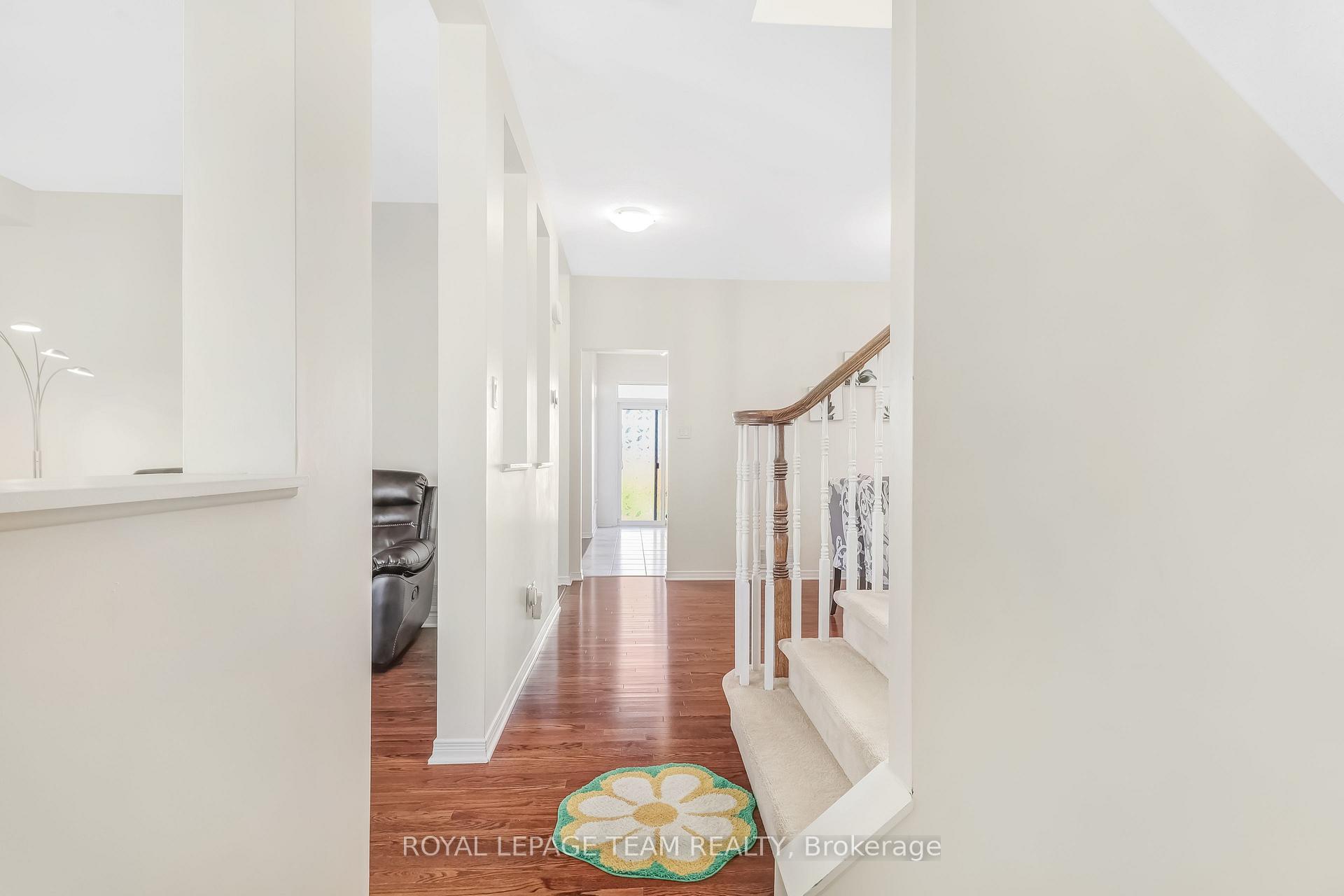 Photo 10 of 204 Applecross Crescent, Ottawa, Kanata - Morgan's Grant/South March — HOMEH