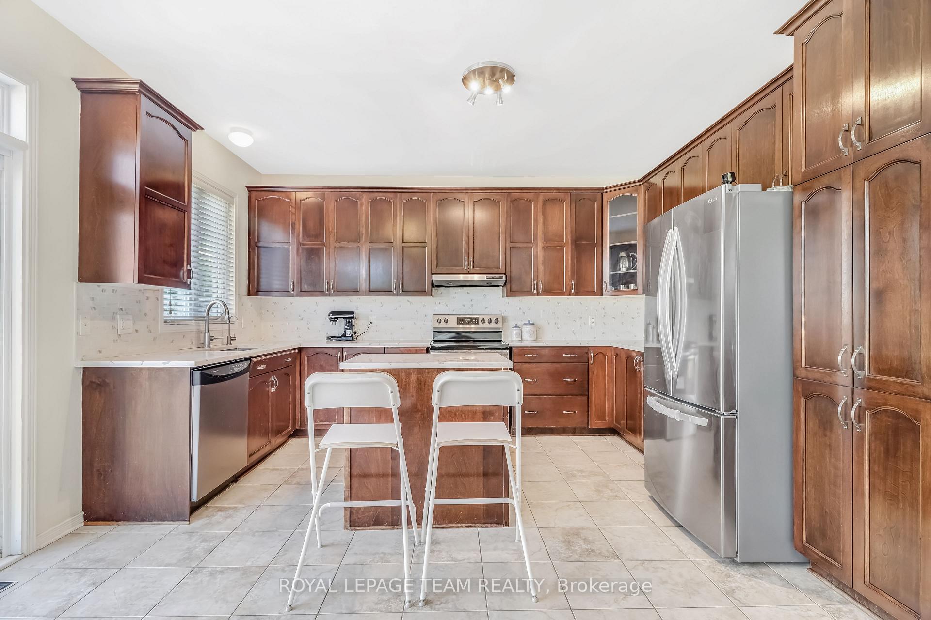 Photo 20 of 204 Applecross Crescent, Ottawa, Kanata - Morgan's Grant/South March — HOMEH
