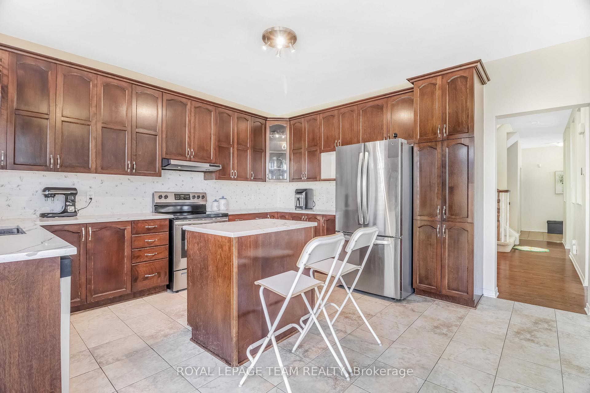 Photo 21 of 204 Applecross Crescent, Ottawa, Kanata - Morgan's Grant/South March — HOMEH