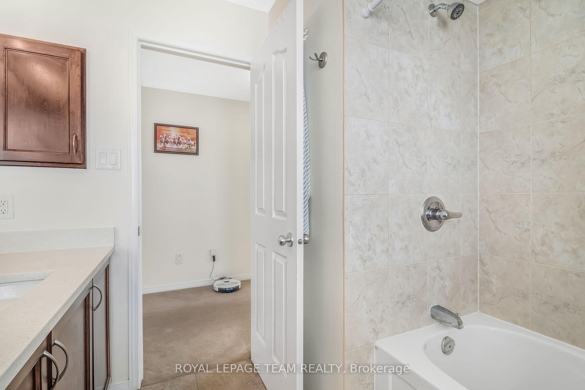 Photo 29 of 204 Applecross Crescent, Ottawa, Kanata - Morgan's Grant/South March — HOMEH