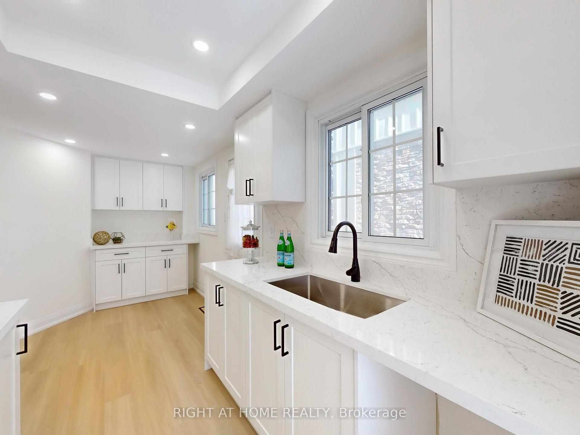 Photo 3 of 94 Reginald Crescent, Markham, Markham Village — HOMEH