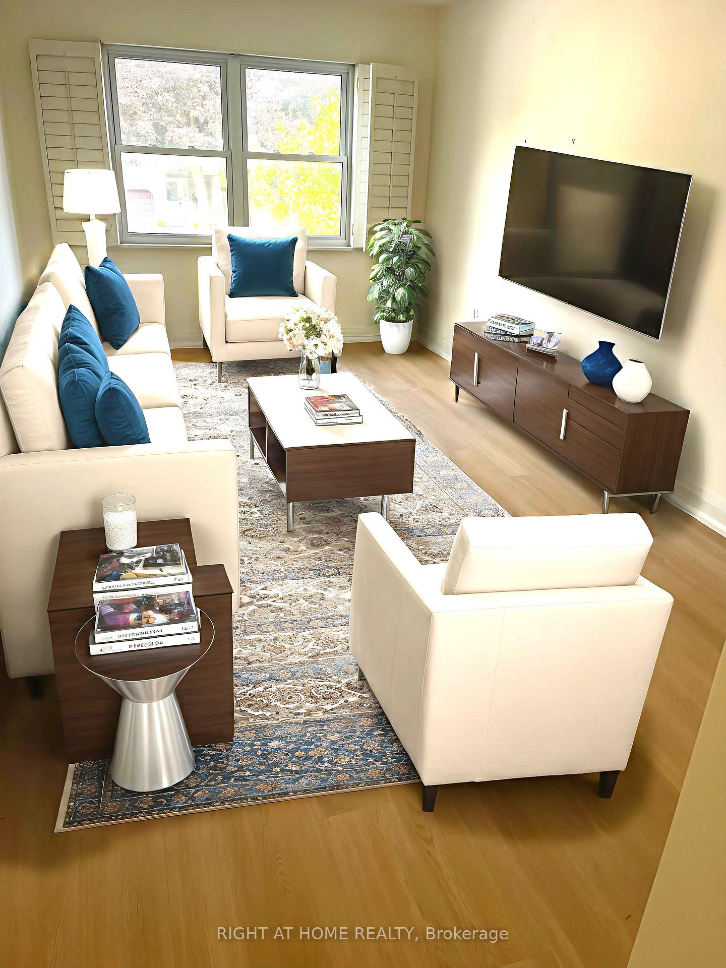 Photo 9 of 94 Reginald Crescent, Markham, Markham Village — HOMEH