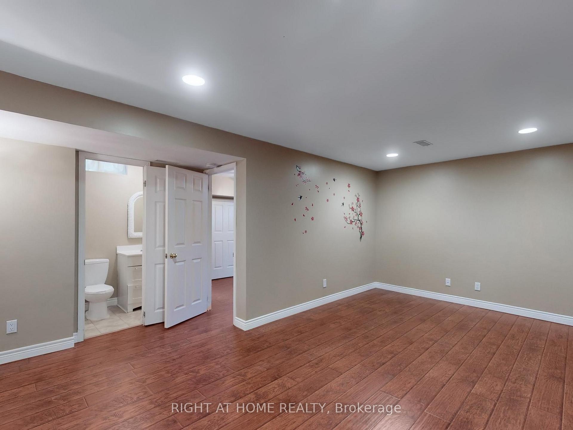 Photo 10 of 94 Reginald Crescent, Markham, Markham Village — HOMEH