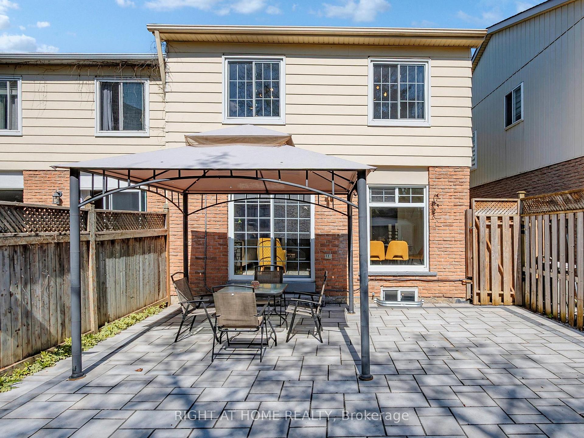 Photo 11 of 94 Reginald Crescent, Markham, Markham Village — HOMEH