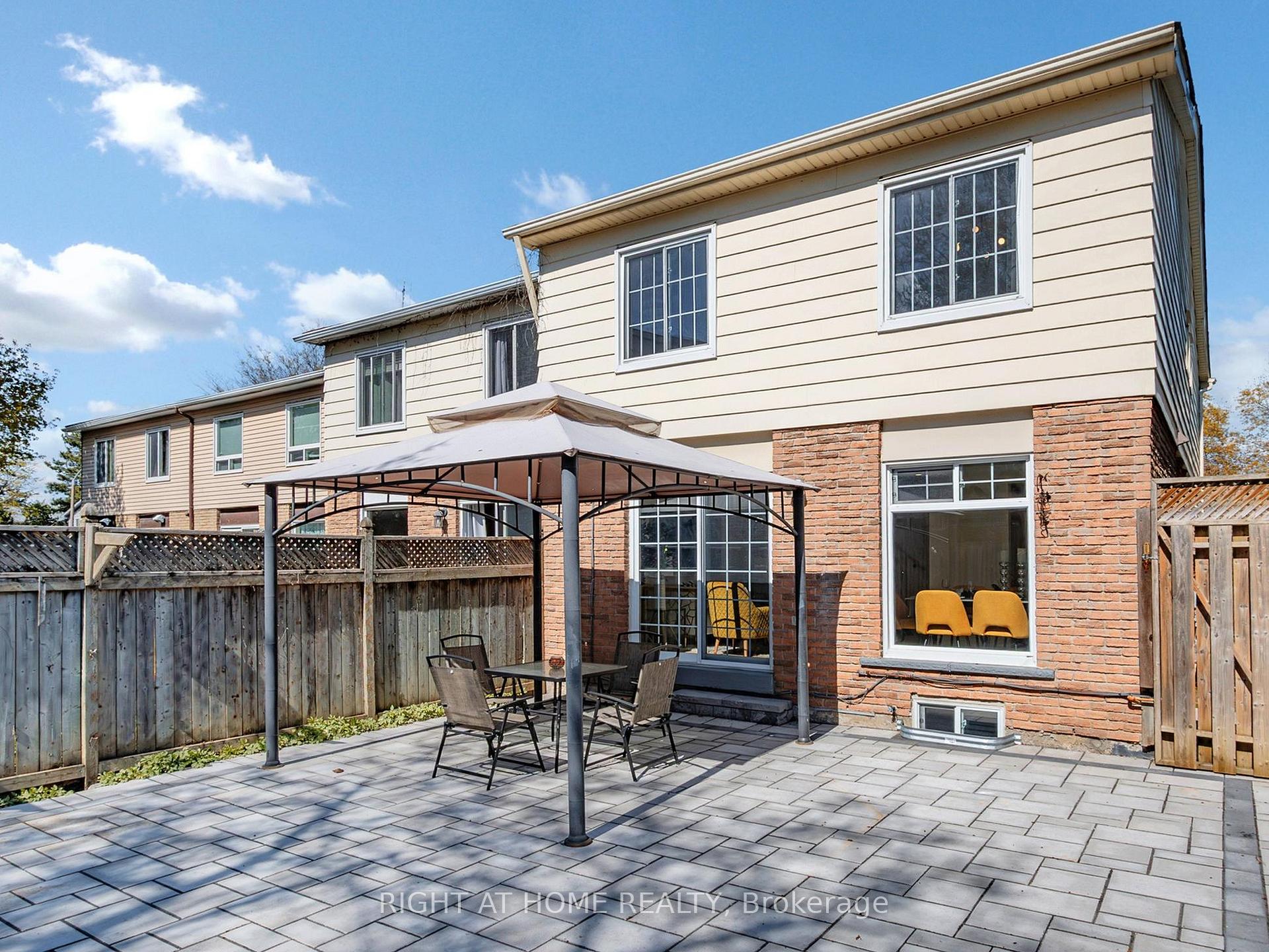 Photo 13 of 94 Reginald Crescent, Markham, Markham Village — HOMEH