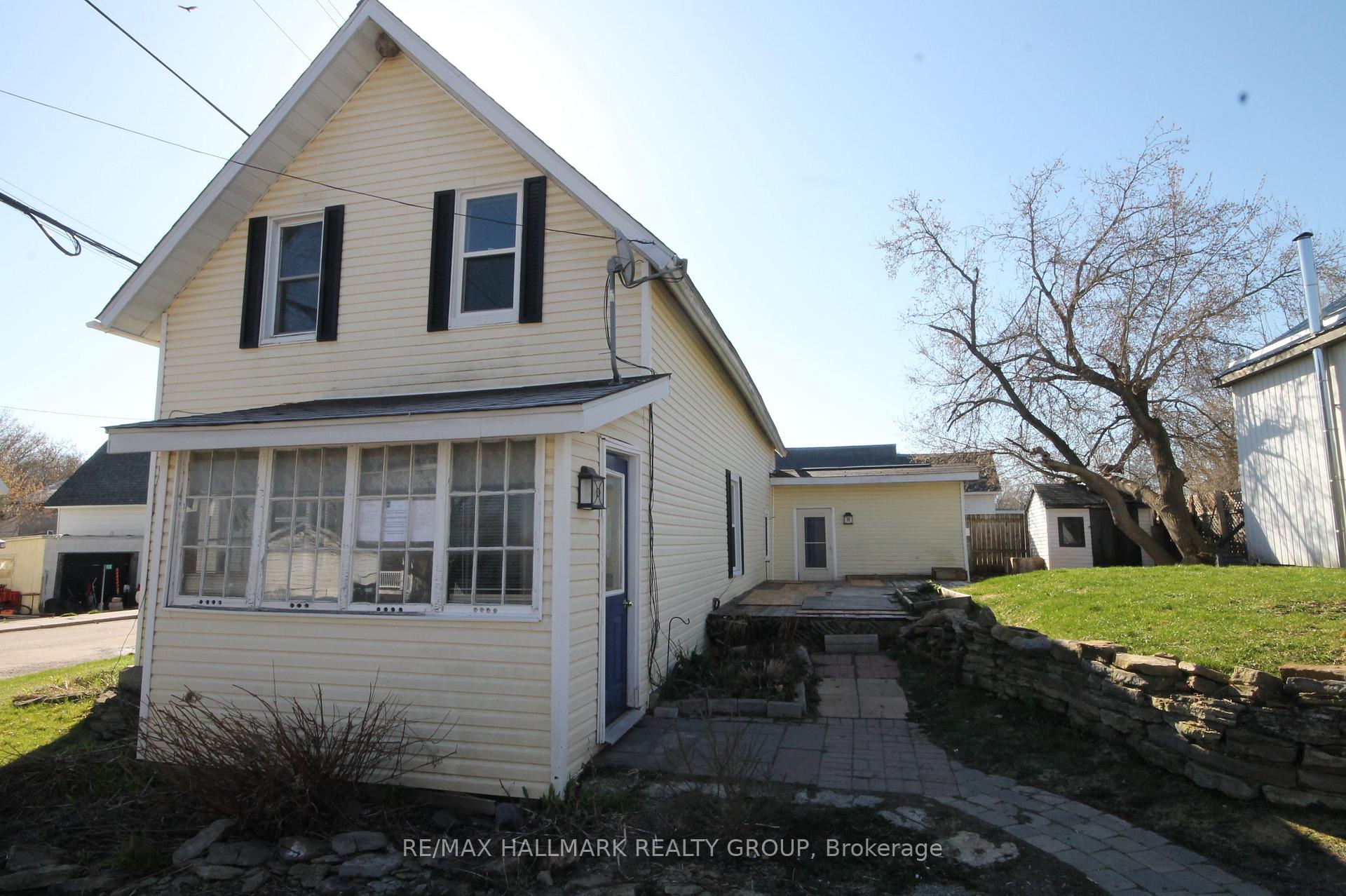 Photo 2 of 923 Center Street, McNab/Braeside, Mcnab/Braeside Twps — HOMEH