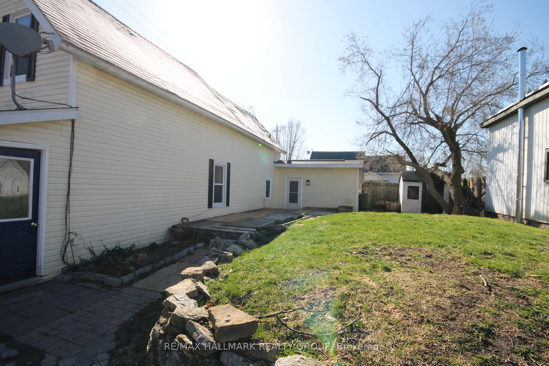 Photo 3 of 923 Center Street, McNab/Braeside, Mcnab/Braeside Twps — HOMEH