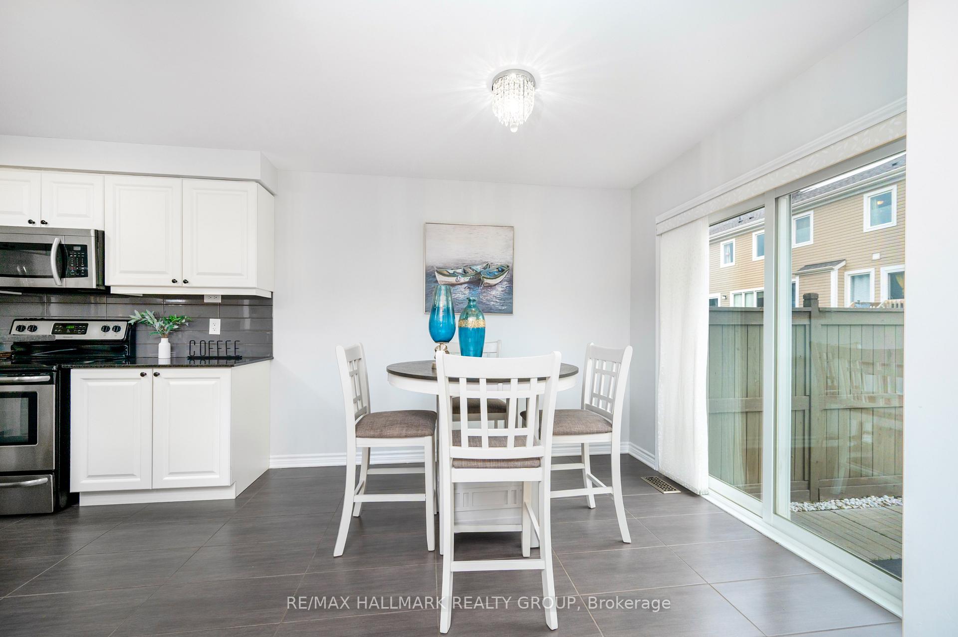 Photo 10 of 223 Conifer Creek Circle, Ottawa, Kanata - Emerald Meadows/Trailwest — HOMEH