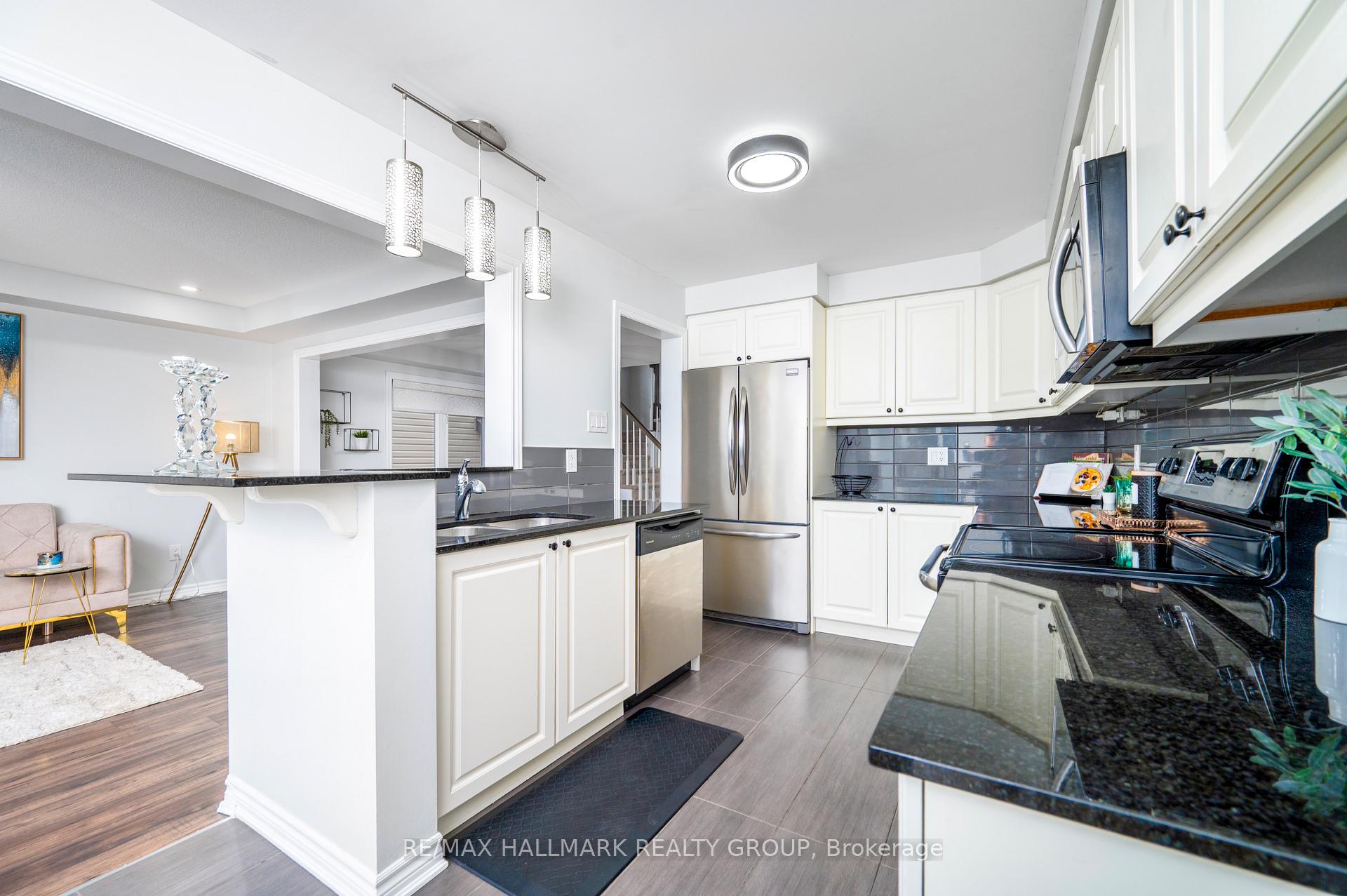Photo 12 of 223 Conifer Creek Circle, Ottawa, Kanata - Emerald Meadows/Trailwest — HOMEH