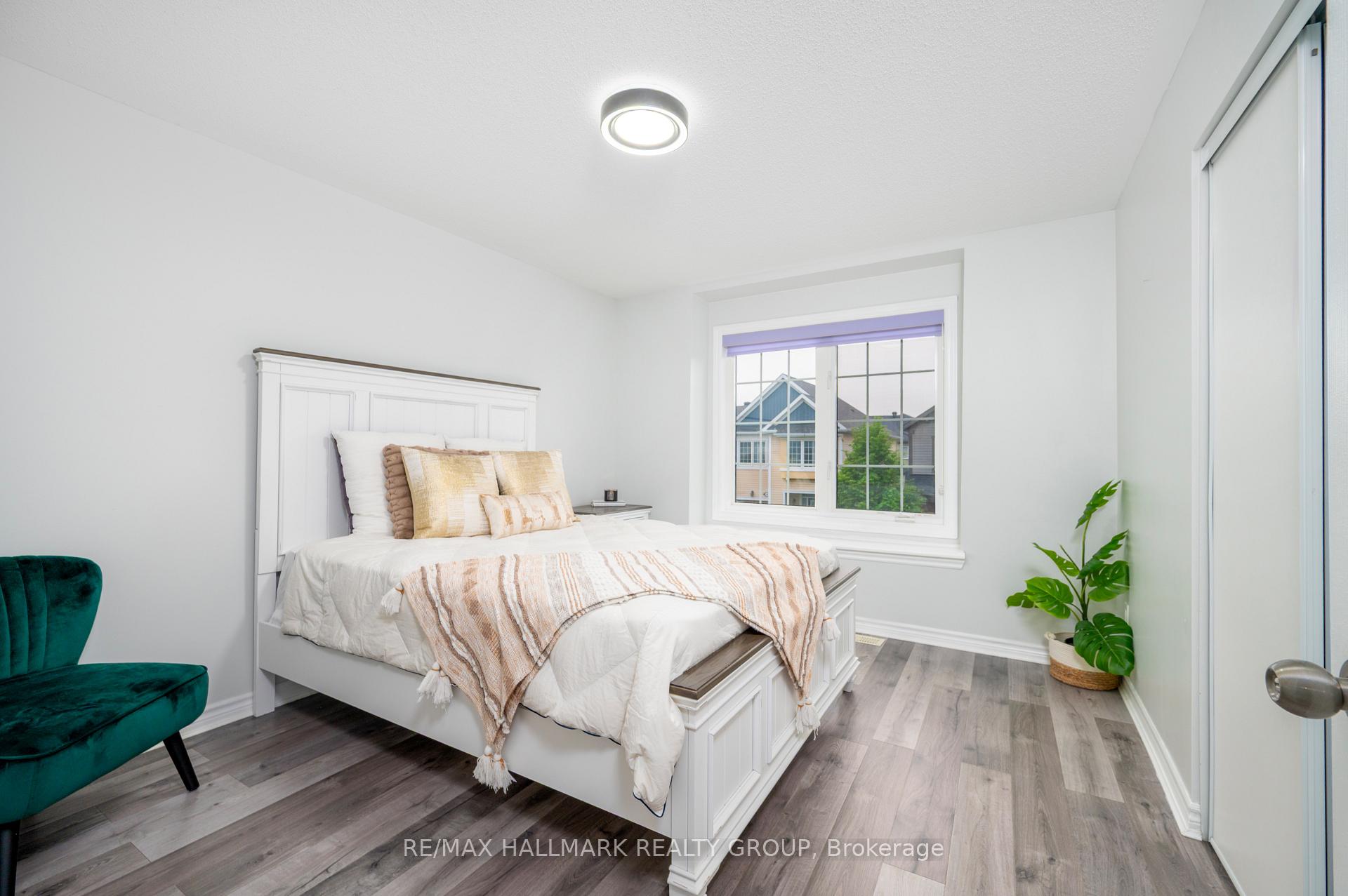 Photo 14 of 223 Conifer Creek Circle, Ottawa, Kanata - Emerald Meadows/Trailwest — HOMEH
