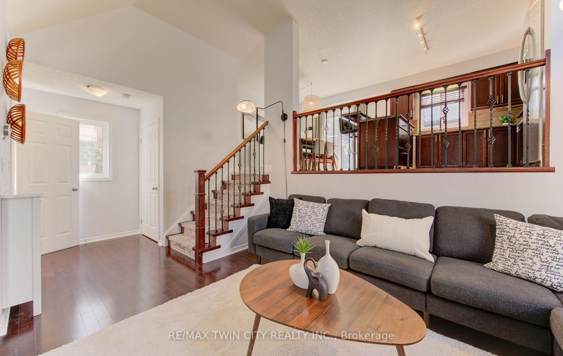 Photo 8 of 224 Sunny Meadow Court, Kitchener — HOMEH
