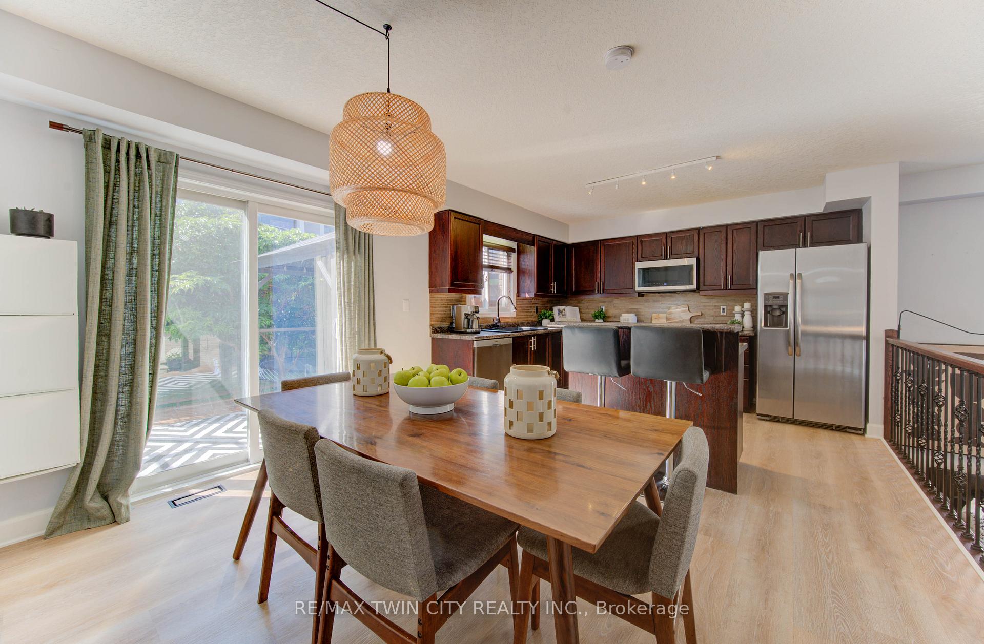Photo 14 of 224 Sunny Meadow Court, Kitchener — HOMEH