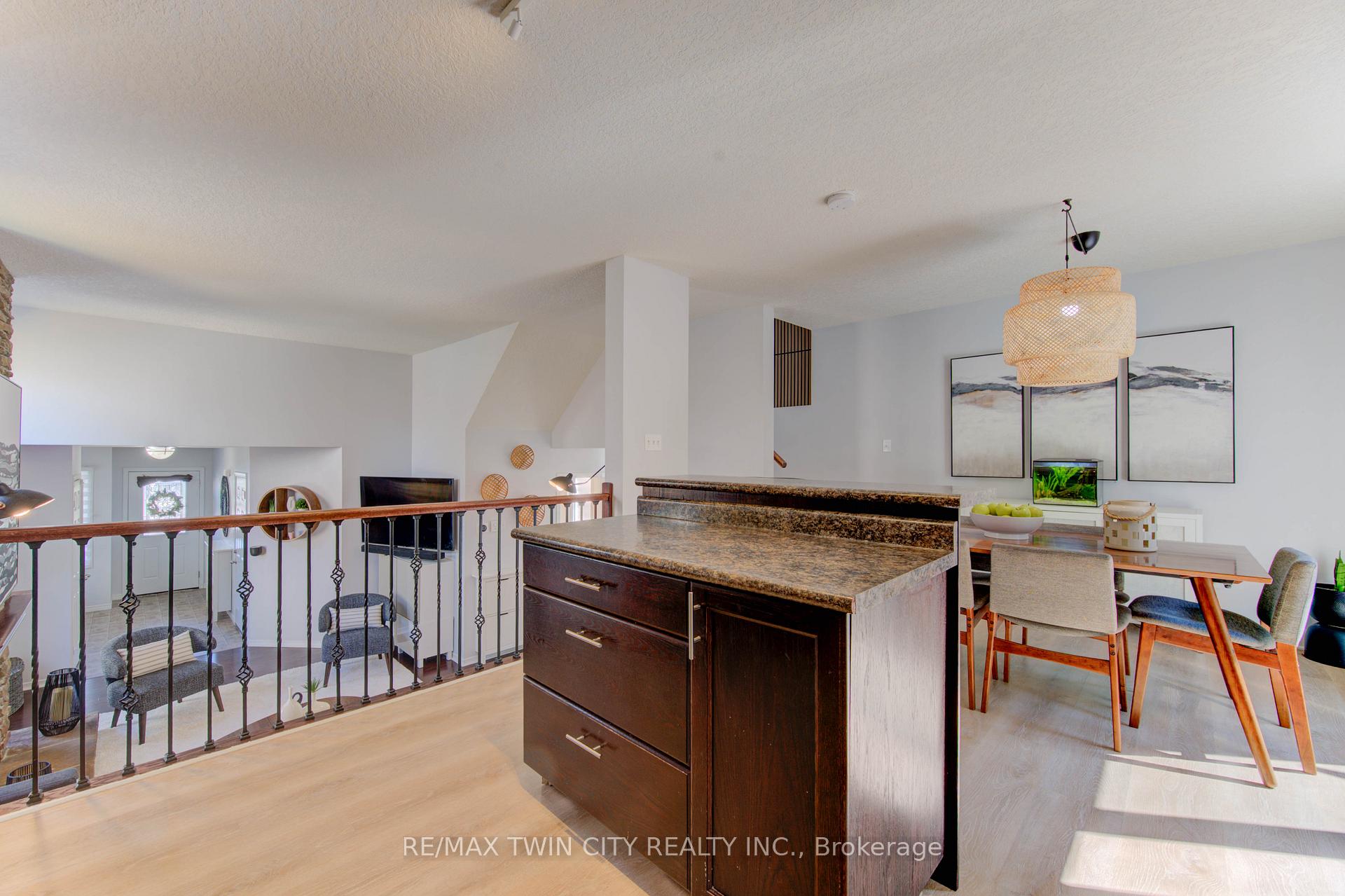 Photo 20 of 224 Sunny Meadow Court, Kitchener — HOMEH