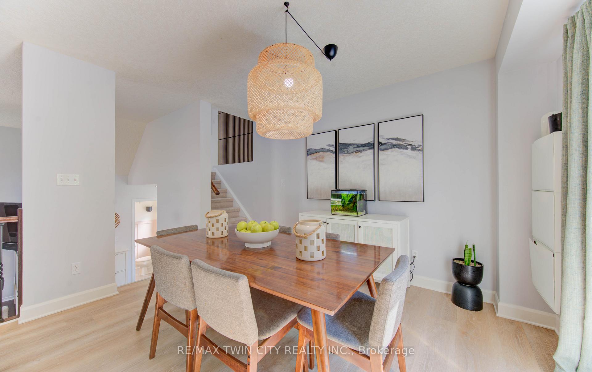 Photo 21 of 224 Sunny Meadow Court, Kitchener — HOMEH