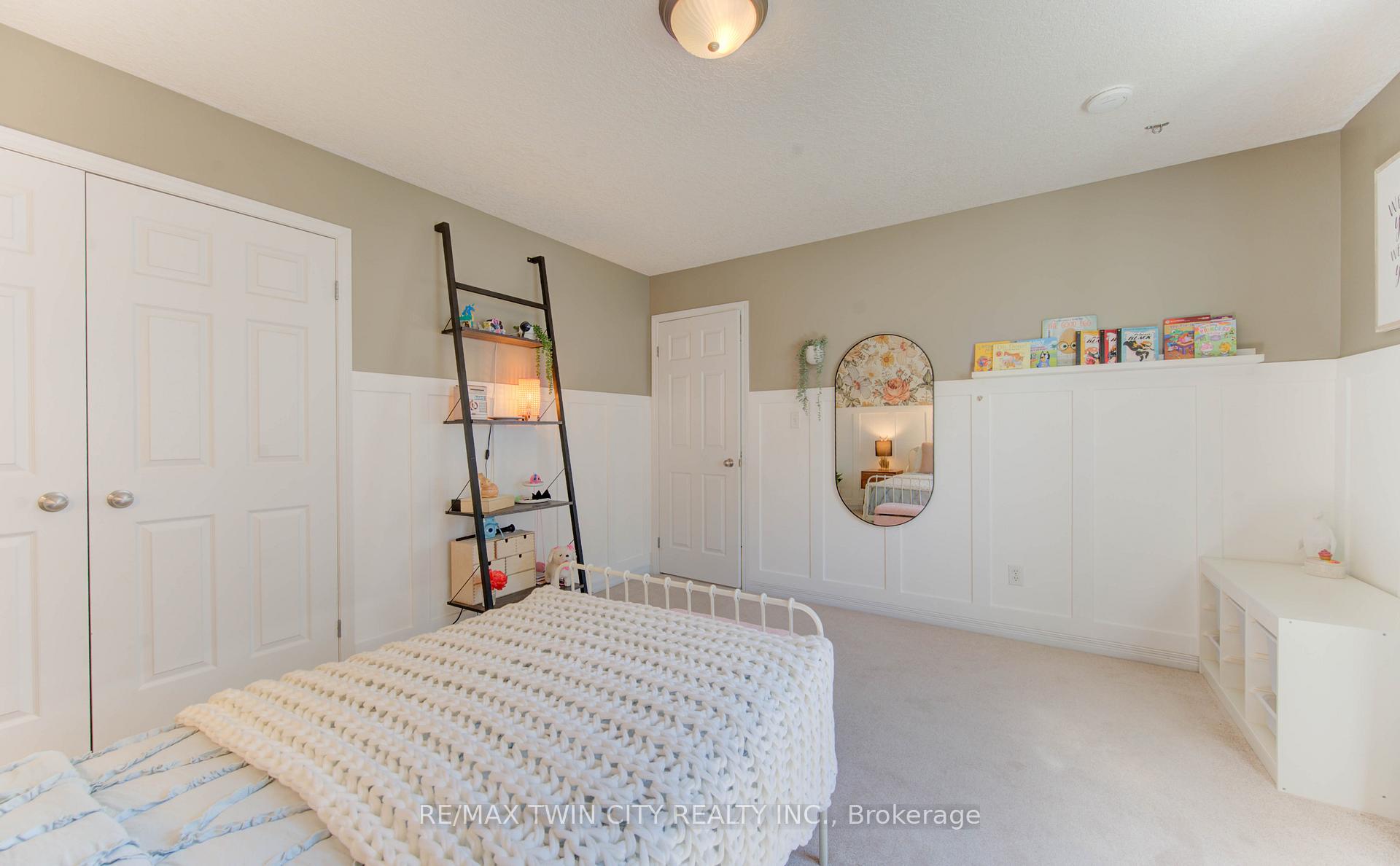 Photo 35 of 224 Sunny Meadow Court, Kitchener — HOMEH